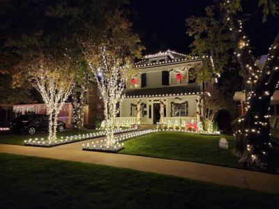 Holiday Lighting by Tús Nua Lawn & Landscape